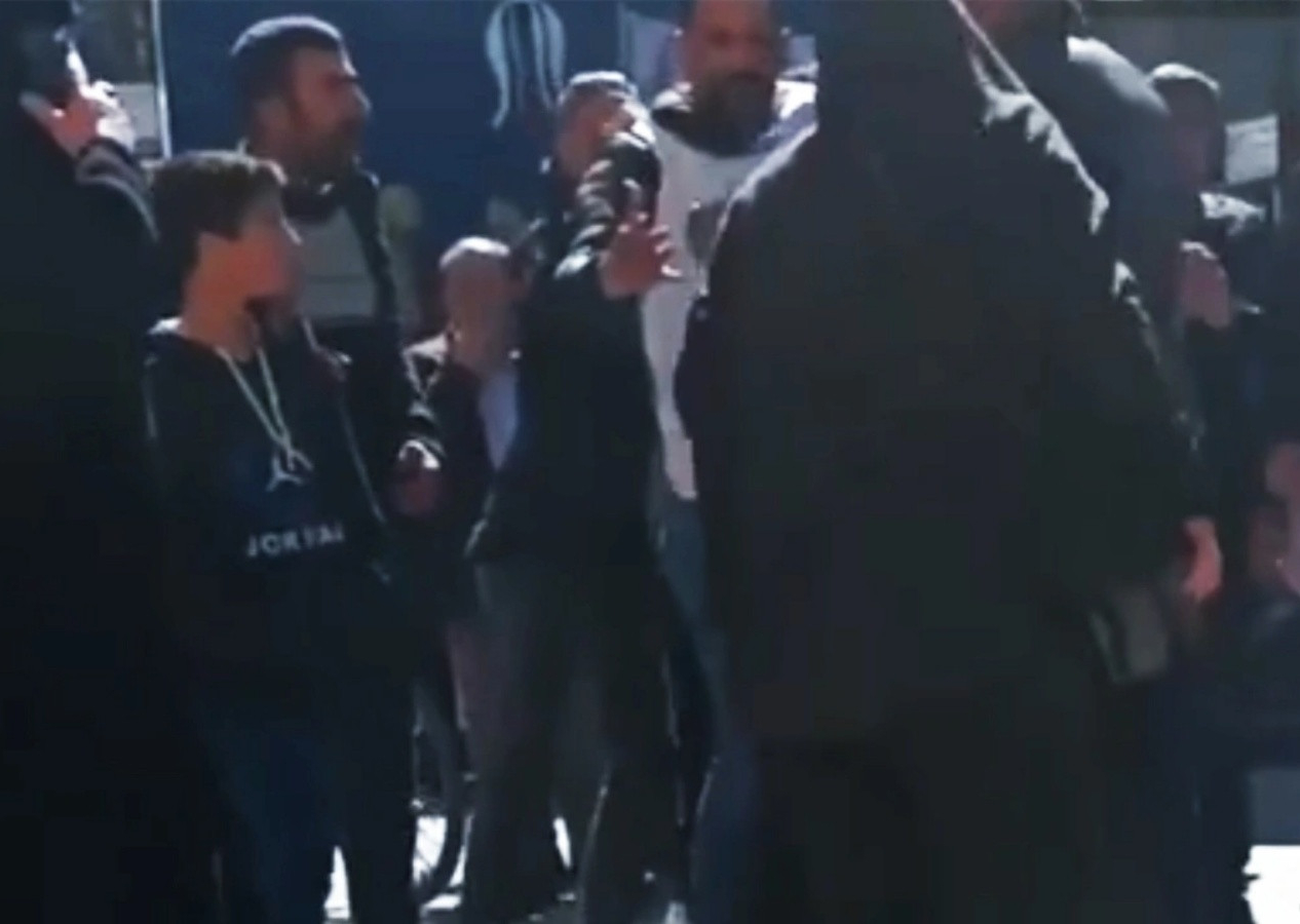 Ağrı’da HDP’li grup ‘Kürdistan istemiyorum’ diyen kadına saldırdı!