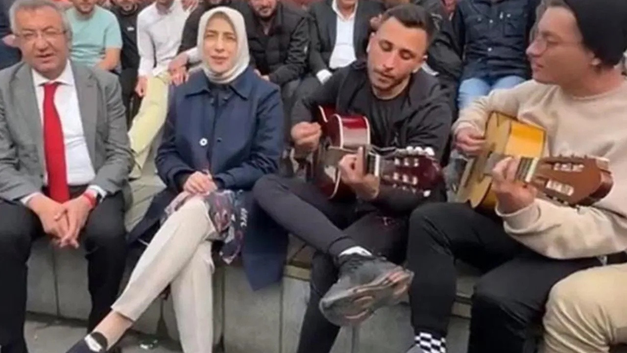 CHP'li Engin Altay ile AK Partili Özlem Zengin birlikte 'Gesi Bağları'nı söyledi! İşte o anlar...