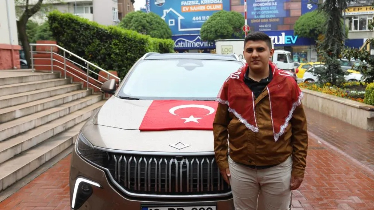 Bakan Varank askeri kırmadı, yerli otomobil Togg konvoy başı oldu
