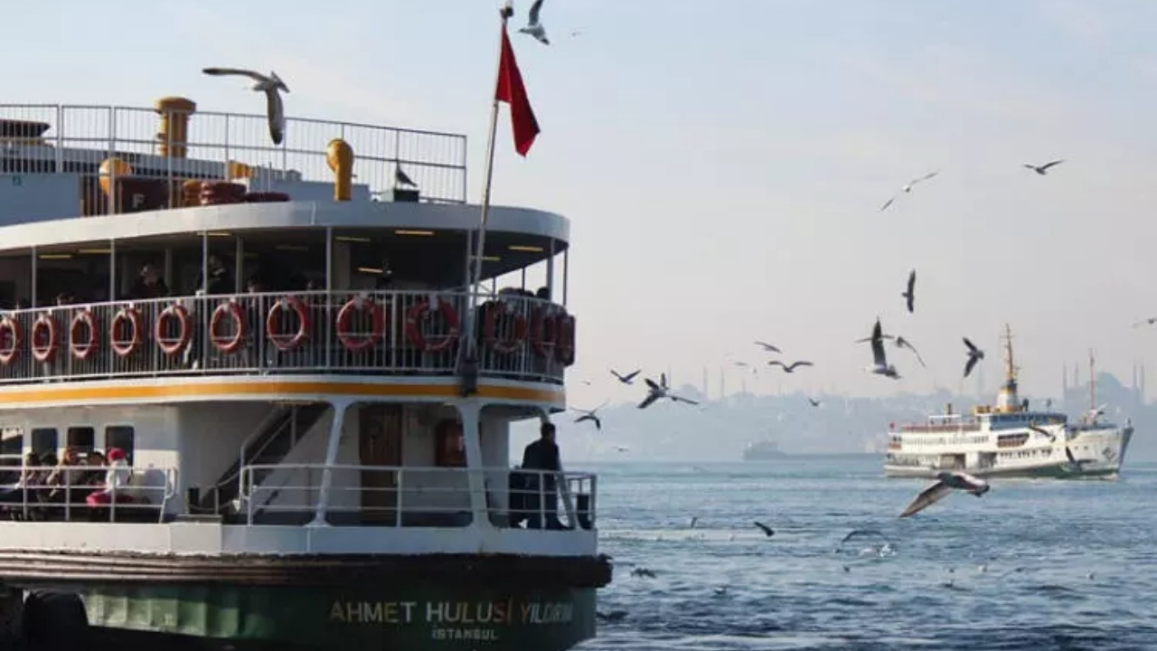 Vapur kullanacaklar dikkat! İstanbul'da gemi trafiği yelken yarışı nedeniyle çift yönlü durduruldu