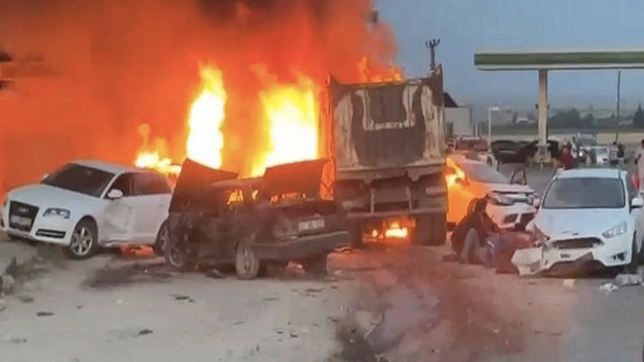 Hatay'da katliam gibi kaza! Kamyon, asker uğurlayan kalabalığa daldı...