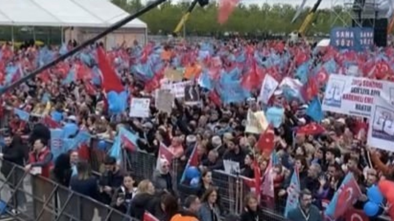 Çevre illerden otobüs kaldırdılar, miting alanını dolduramadılar!