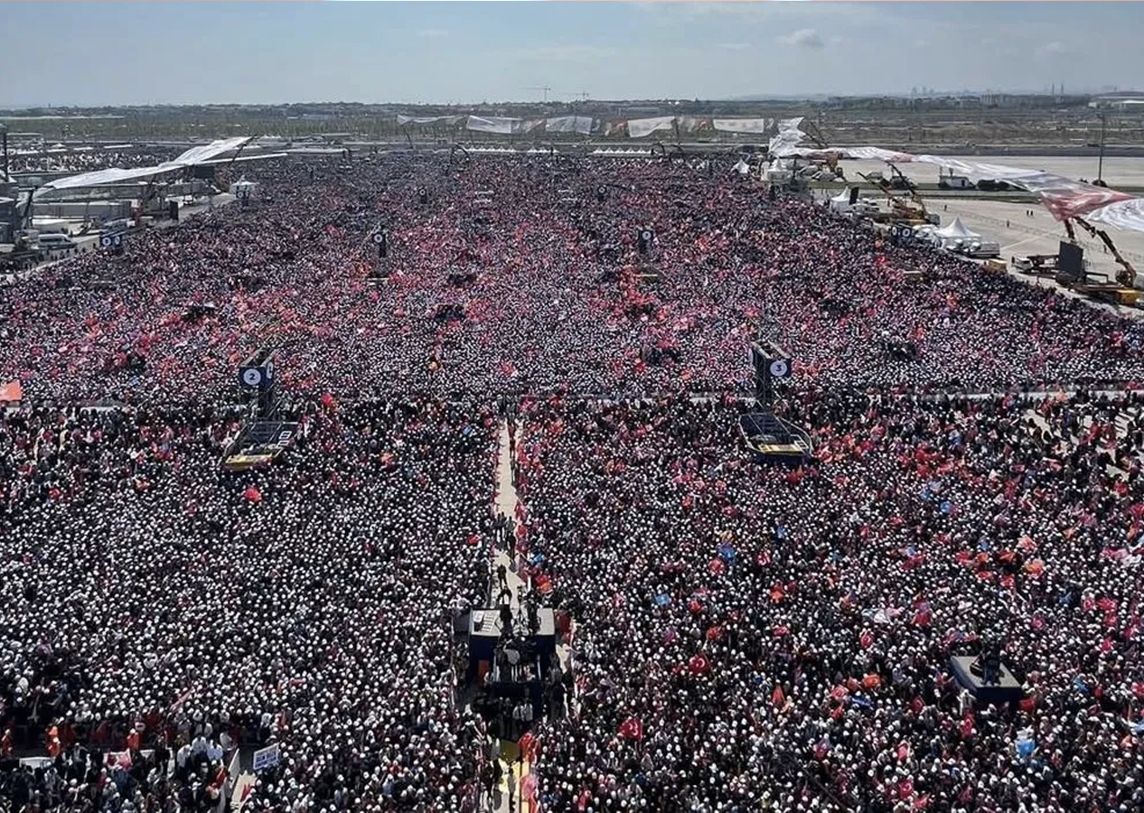 Yüzyılın Mitingi'ne 1 milyon 700 bin vatandaş katıldı: BBC ve CNN International spikerleri şaşkına uğradı