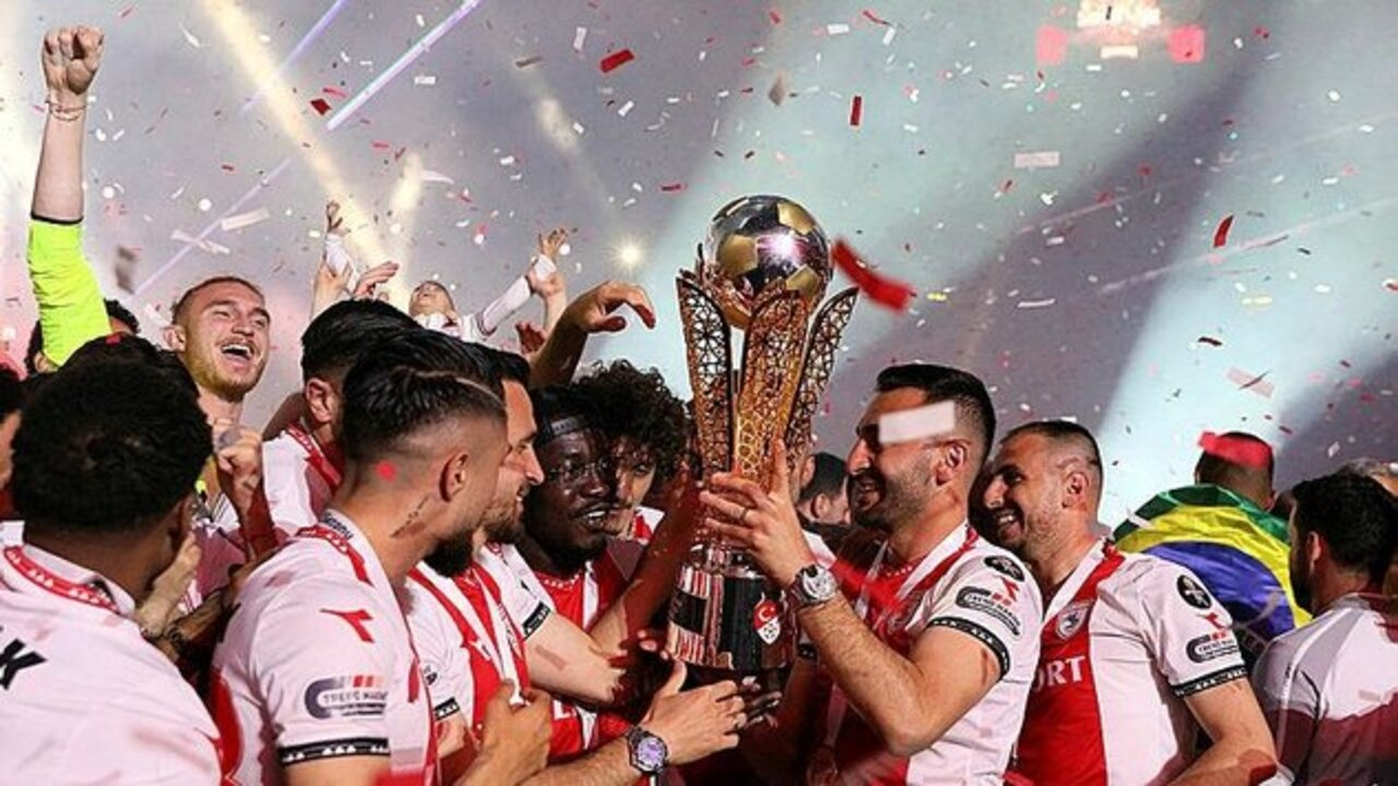 Samsunspor şampiyonluk kupasına kavuştu!