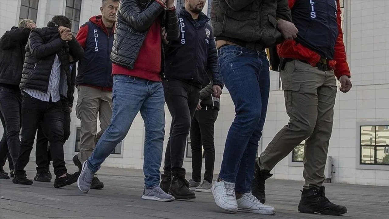 Ankara'da kamu kurumlarına ait sitelere saldırı düzenleyen hackerlara operasyon!