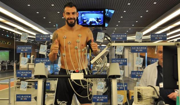 Beşiktaş'ın yeni transferi Alvaro Negredo sağlık kontrolünden geçti
