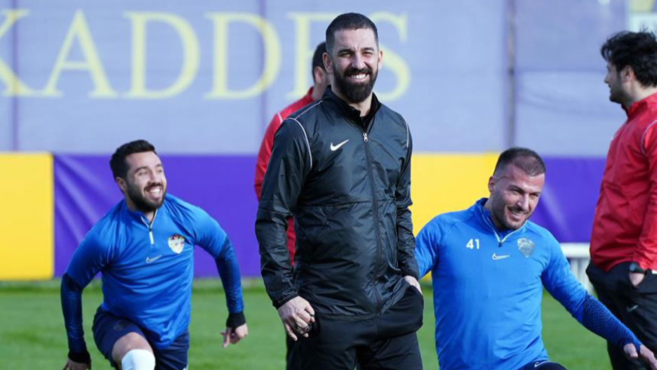 Arda Turan'a "Türk Futboluna Katkı" ödülü