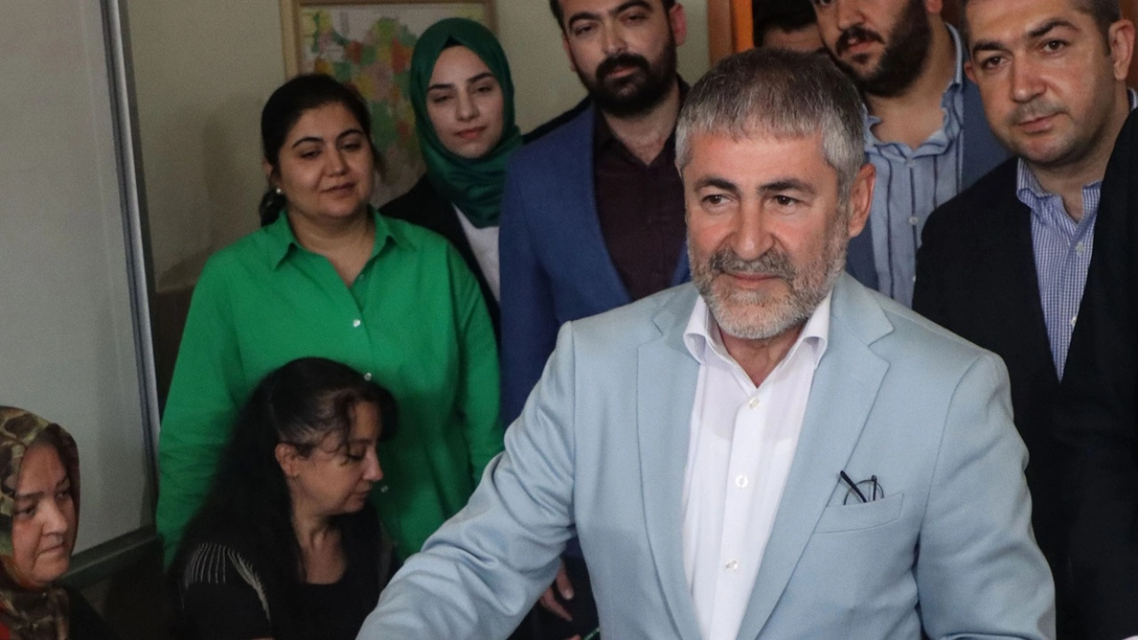 İlk sonuçlar gelmeye başladı! Mersin'de Bakan Nebati'nin oy kullandığı sandıktan Cumhurbaşkanı Erdoğan galip çıktı