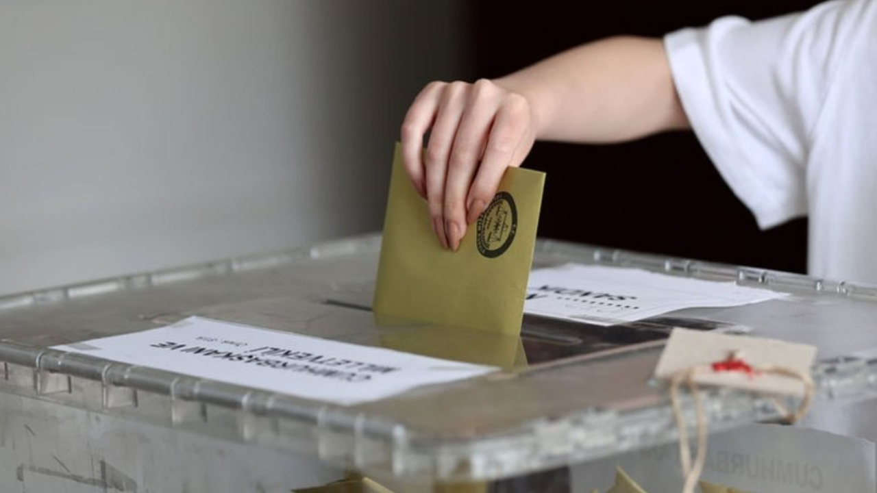 Oy kullanmaya gittiği okulda kalp krizi geçirmişti, kötü haber geldi