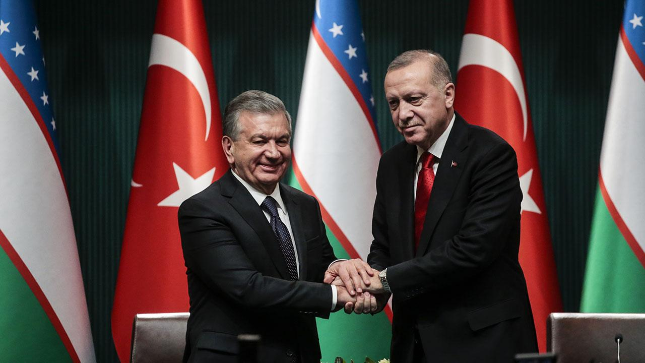 Özbekistan Cumhurbaşkanı Mirziyoyev'den Erdoğan'a tebrik telefonu