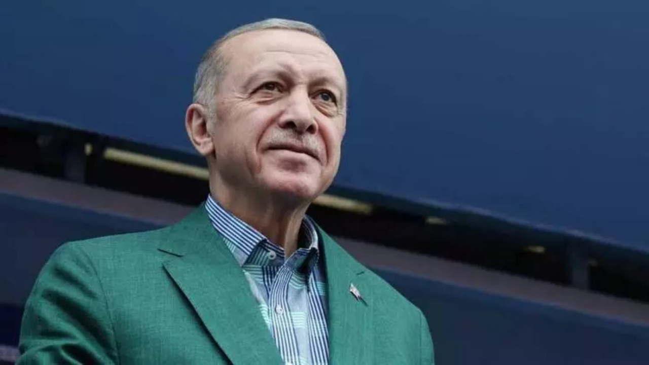 Cumhurbaşkanı Erdoğan, yurt dışında yaşayan seçmene seslendi: Alnımızın akıyla çıkacağız!