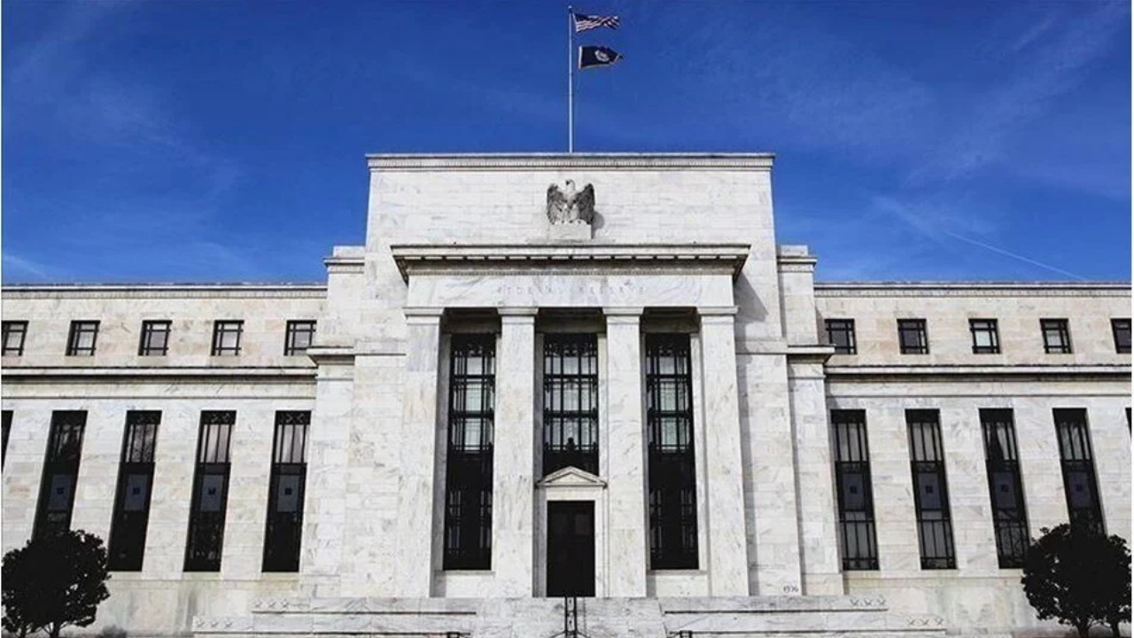 FED’in şahin kalma olasılığı altın fiyatlarını 3 haftanın dibine indi