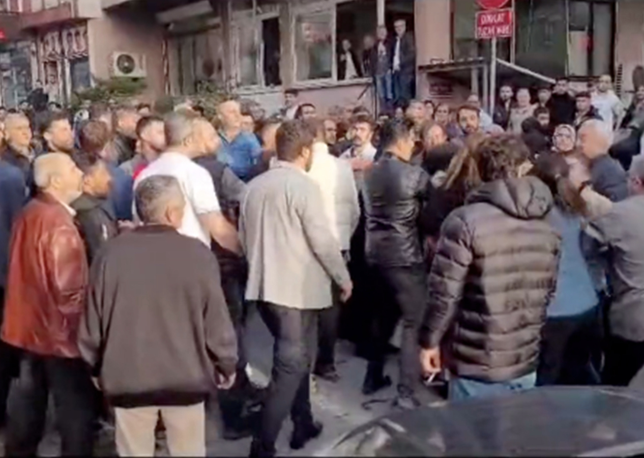 PKK sempatizanları iş başında! Belediye Başkanı Haydar Ali Yıldız'a saldırı girişiminde bulundular