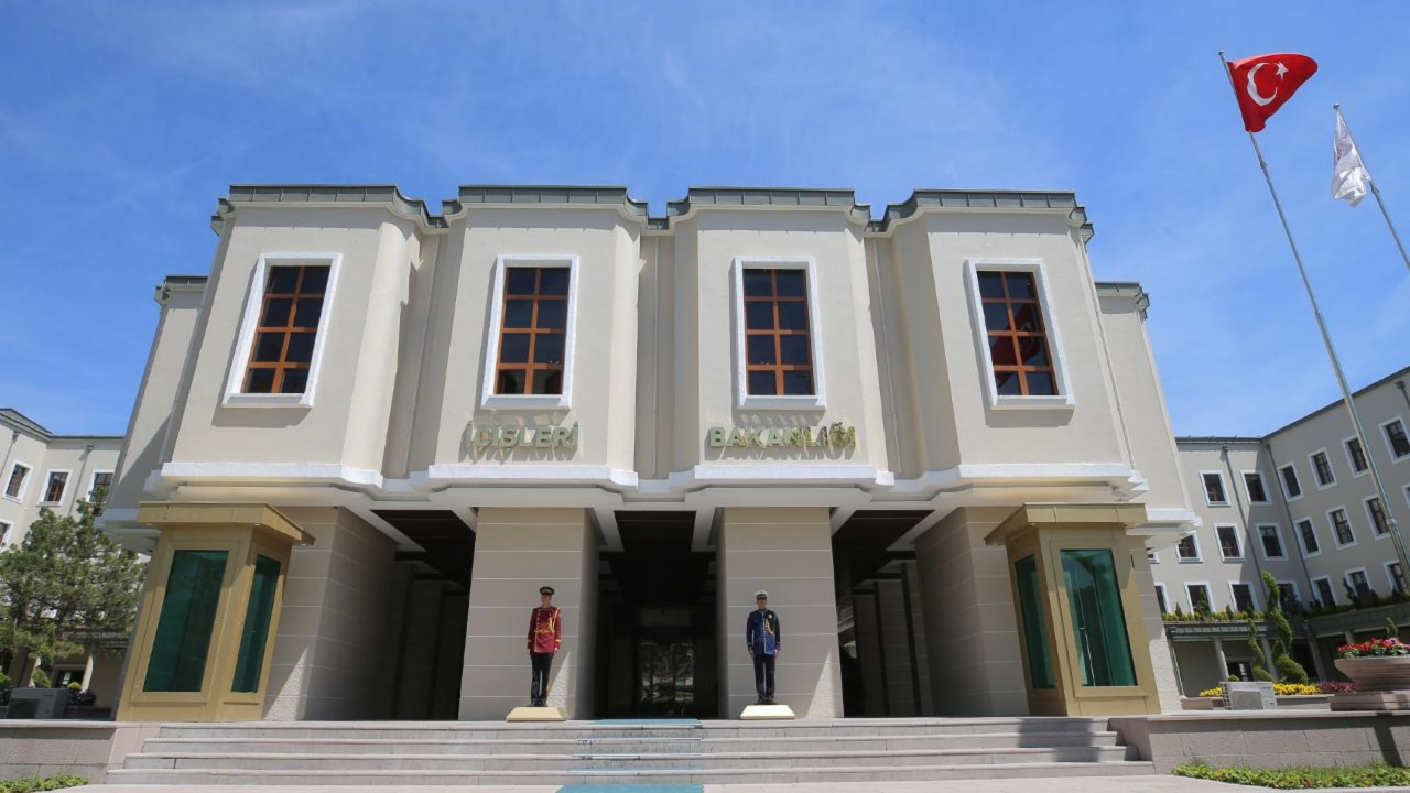 İçişleri Bakanlığı'ndan 81 ile genelge: Geri dönmek isteyen afetzedelerin bilet ücretleri karşılanacak