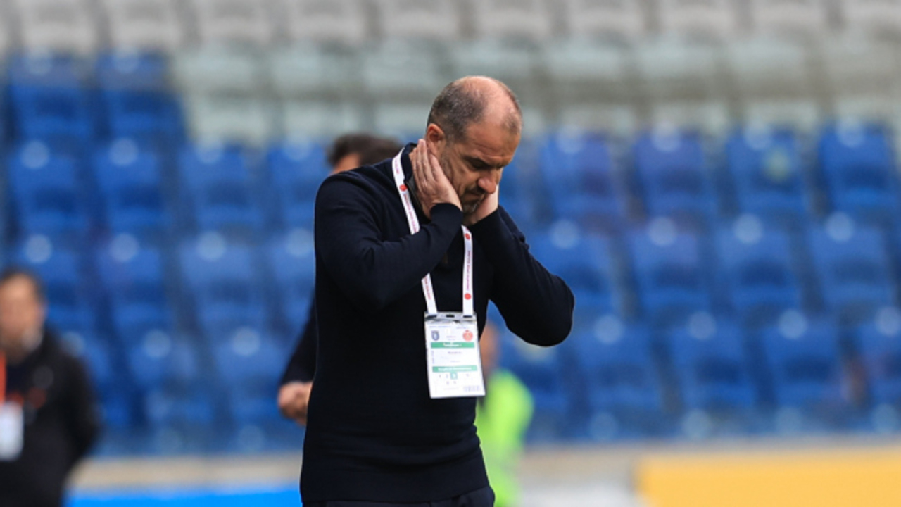 Ümraniyespor Teknik Direktörü Mustafa Er Başakşehir mağlubiyetini değerlendirdi: Çok tartışmalı hakem kararları var...