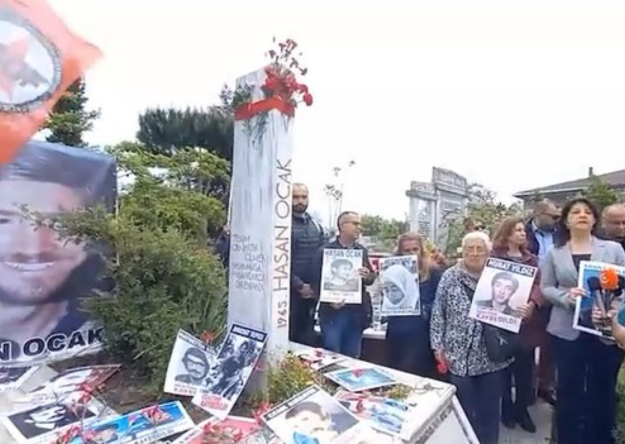 HDP'li Pervin Buldan teröristin mezarı başında Kılıçdaroğlu'na oy istedi