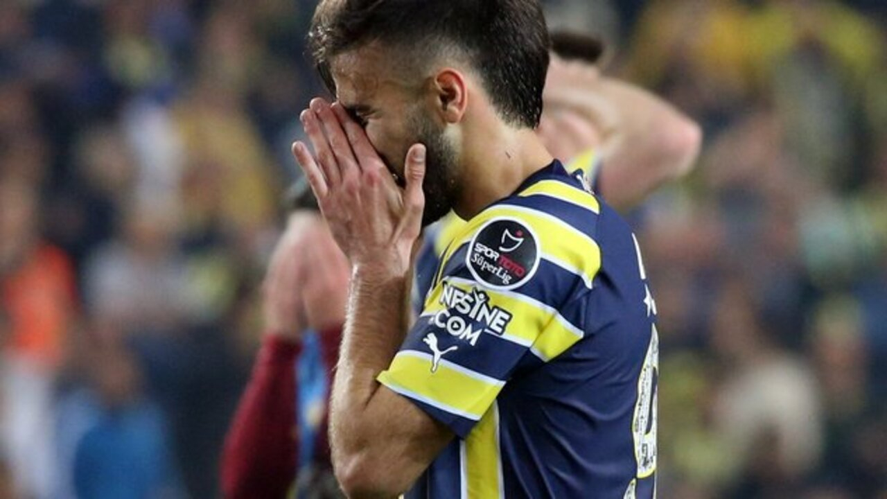 Fenerbahçe tribünlerinden Diego Rossi'ye şok!