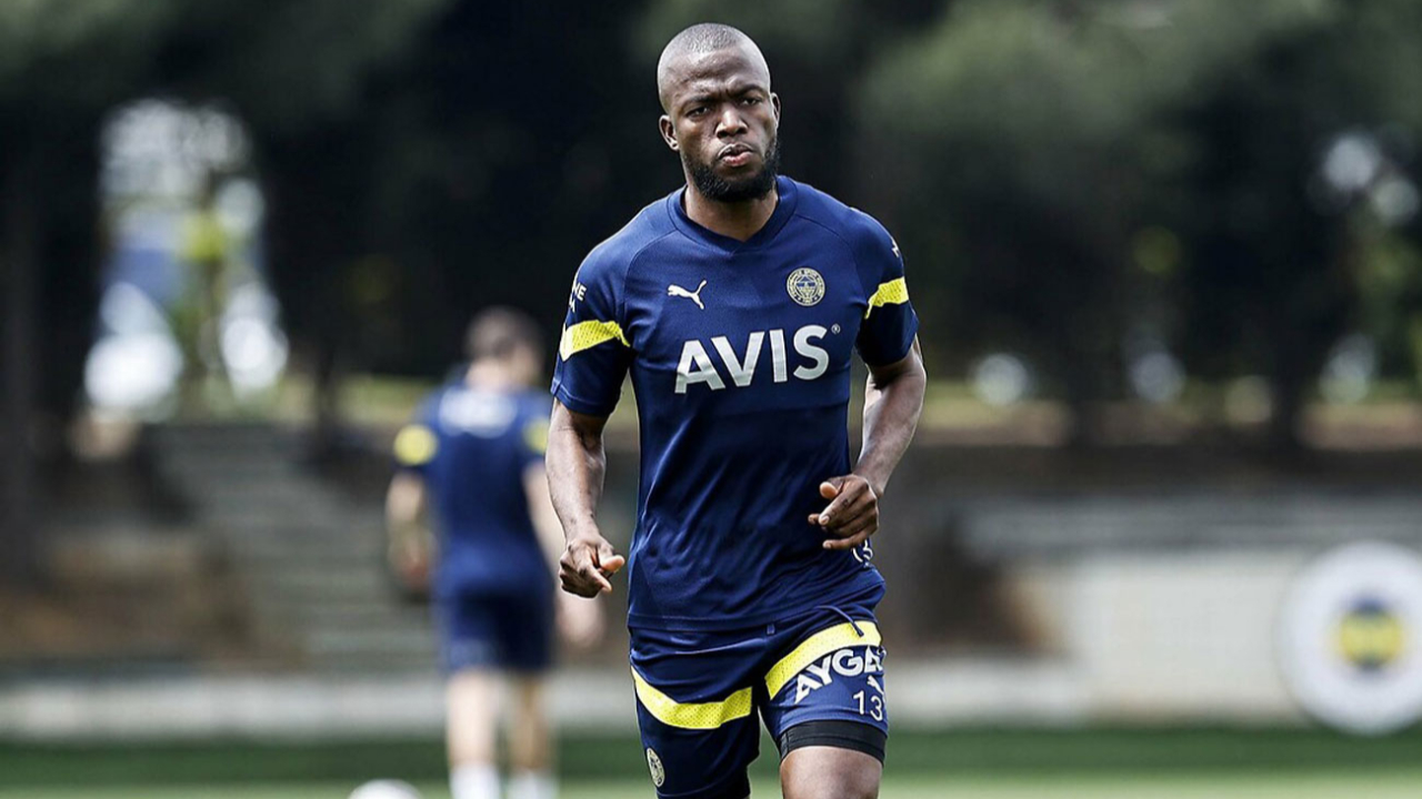 Valencia atıyor ama imza yok