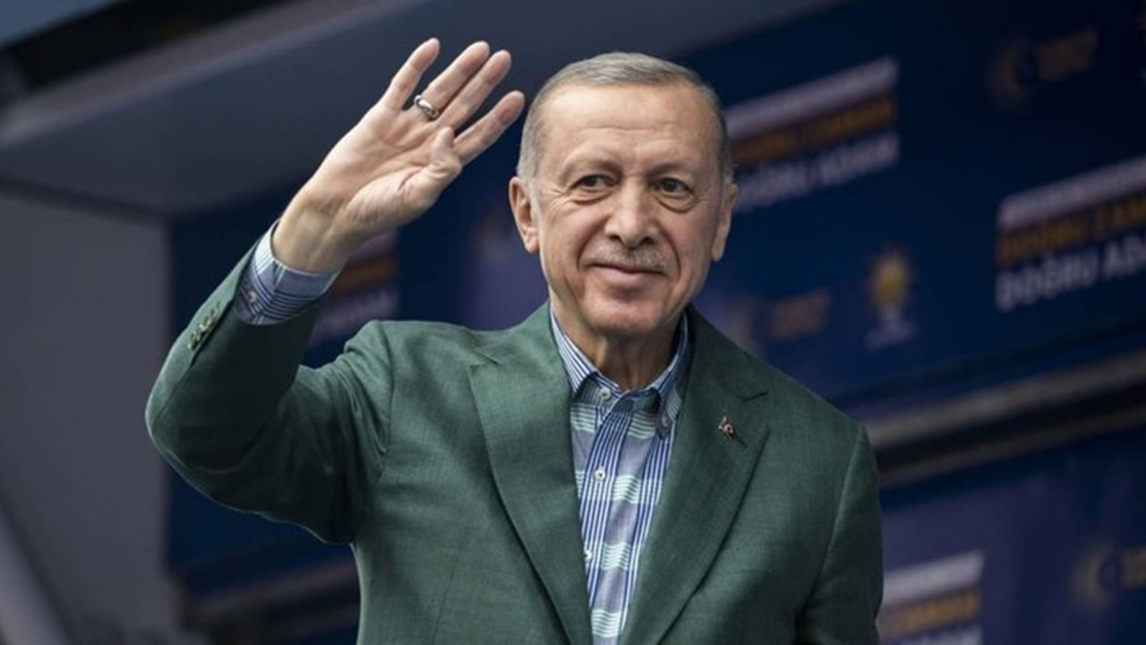 Cumhurbaşkanı Erdoğan gençlere seslendi: Çizmeye çalıştıkları o karanlık tabloya lütfen aldırış etmeyin