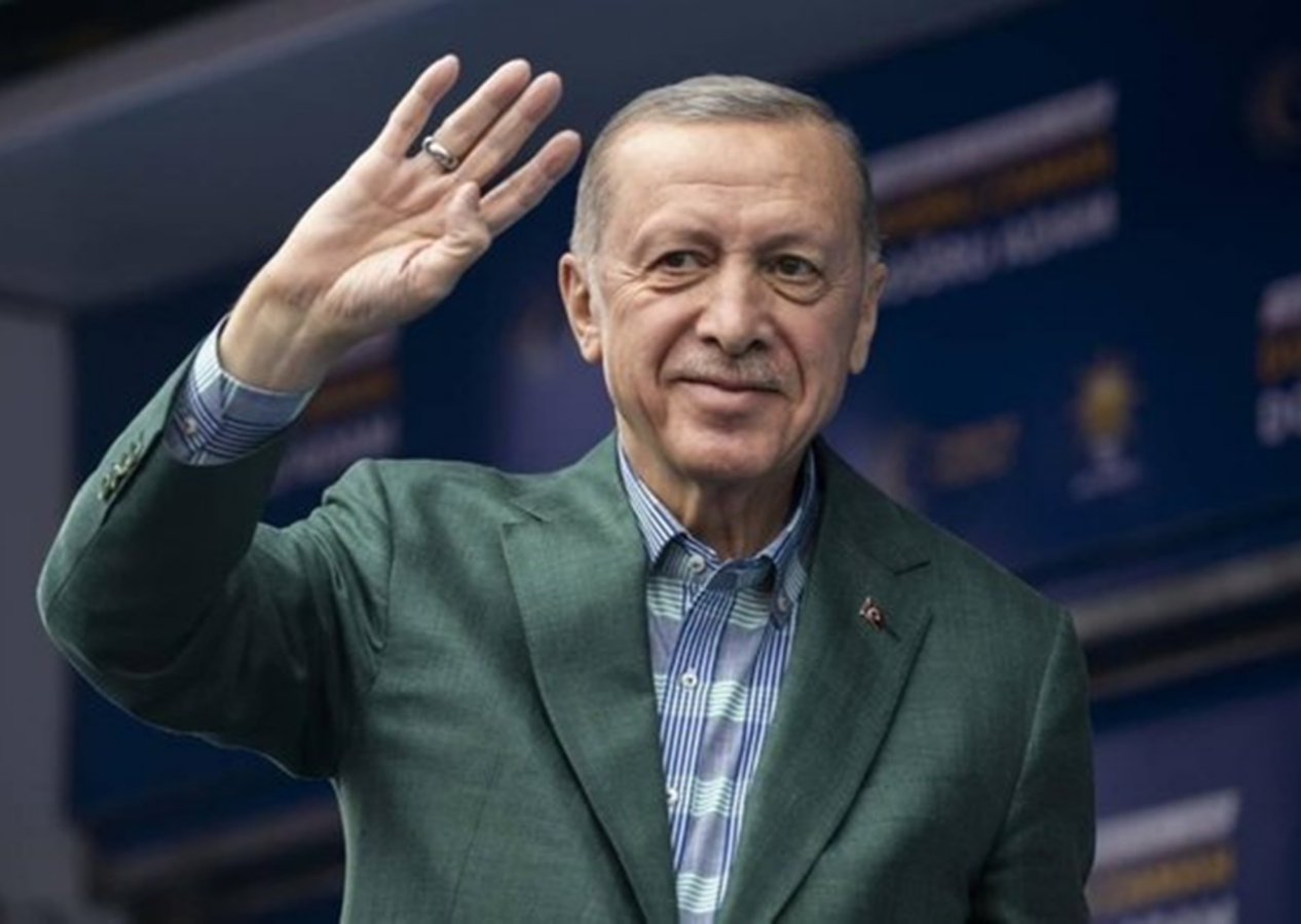 Cumhurbaşkanı Erdoğan gençlere seslendi: Çizmeye çalıştıkları o karanlık tabloya lütfen aldırış etmeyin