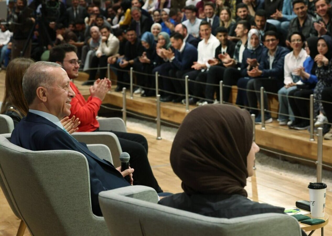 Fanatik CHP'li dedesini Recep Tayyip Erdoğan'a oy vermek için ikna etti!