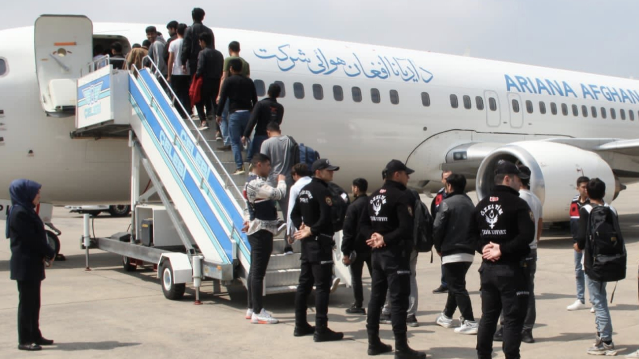 Afganistan’a 25. charter seferi