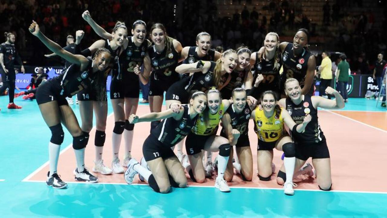 Voleybolda Avrupa'nın en büyüğü VakıfBank! VakıfBank 3 - 1 Eczacıbaşı Dynavit | Maçın özeti...