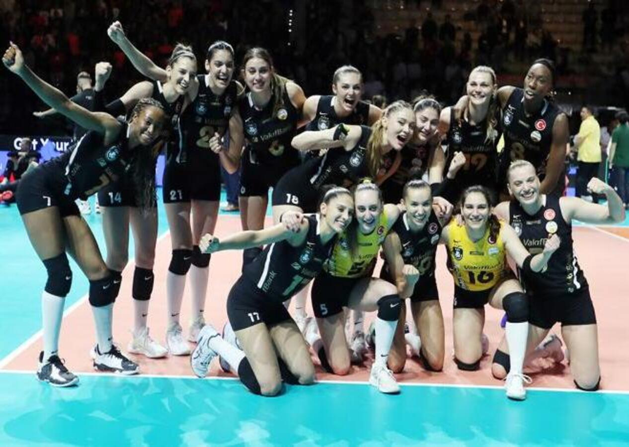 Voleybolda Avrupa'nın en büyüğü VakıfBank! VakıfBank 3 - 1 Eczacıbaşı Dynavit | Maçın özeti...