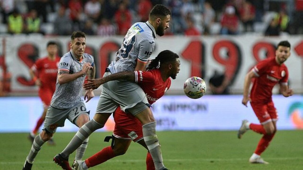 Antalyaspor 0 - 0 Başakşehir | Maçın özeti...