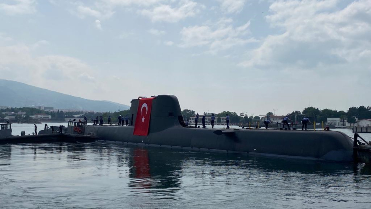 Milli Savunma Bakanlığı duyurdu: Yeni tip denizaltı gemisi 'Hızırreis' suya indirildi!