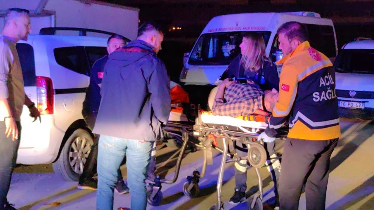 Restoran çalışanları ile müşteriler arasında silahlı kavga: 2 yaralı
