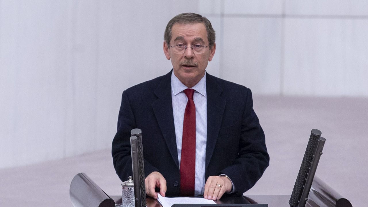 Eski CHP Milletvekili Şener: Millet İttifakı'nın en büyük iddiası güçlendirilmiş parlementer sistem artık hayal oldu