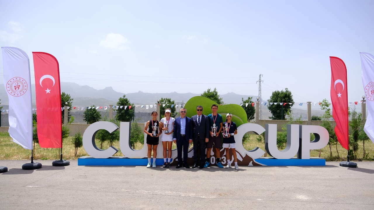 Terör bitti zenginlik fışkırdı! Şırnak petrol sahasında tenis turnuvası yapılıyor