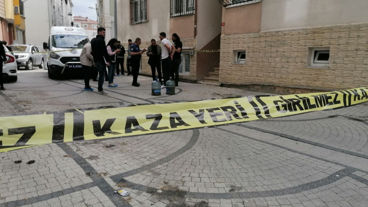 16 yaşındaki çocuk annesi ablası ve komşusunu bıçaklayarak öldürdü
