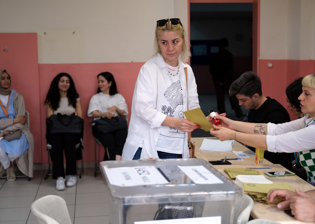 Vatandaşlar sandıklara akın etti! İşte Türkiye'den seçim manzaraları...