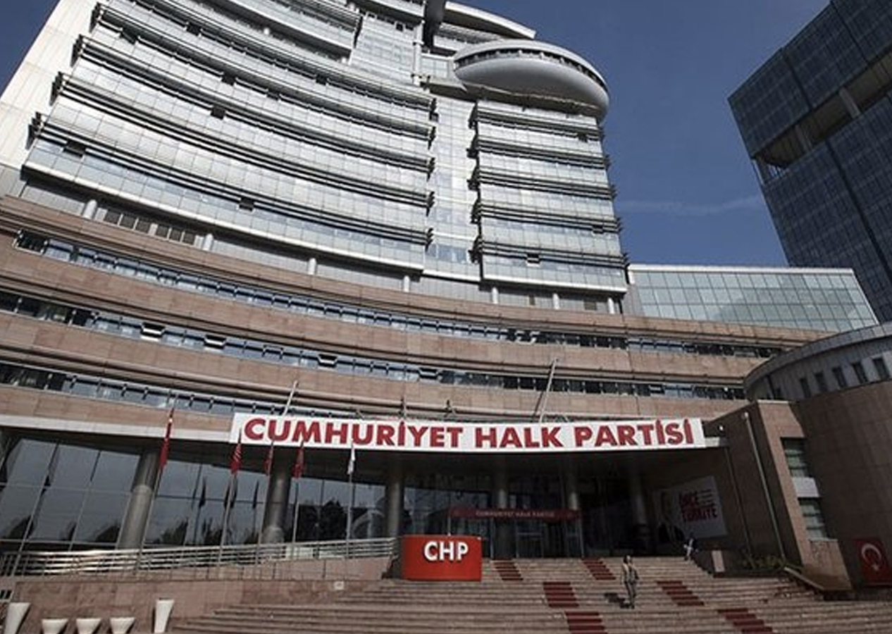 CHP Genel Merkezi'nde yas var! Konuşma için getirilen TIR da geri götürüldü!