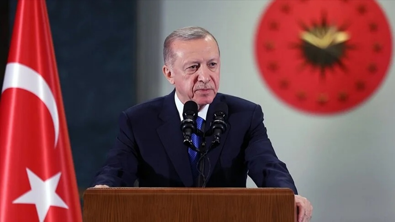 Cumhurbaşkanı Erdoğan'dan İstanbul'un Fethi'nin 570. yıl dönümünde kutlama mesajı
