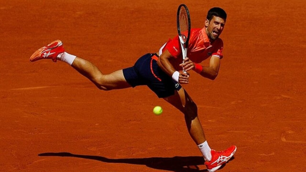 Novak Djokovic, Fransa Açık'ta adını 2. tura yazdırdı.