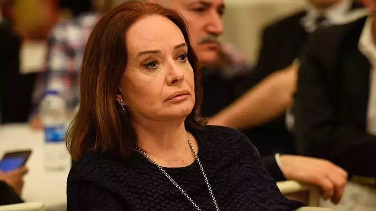 Müjde Ar, Twitter'da! ''Hukuksuzca adımı kullanan kişilere karşı kendi hesabımı açmak zorunda kaldım''