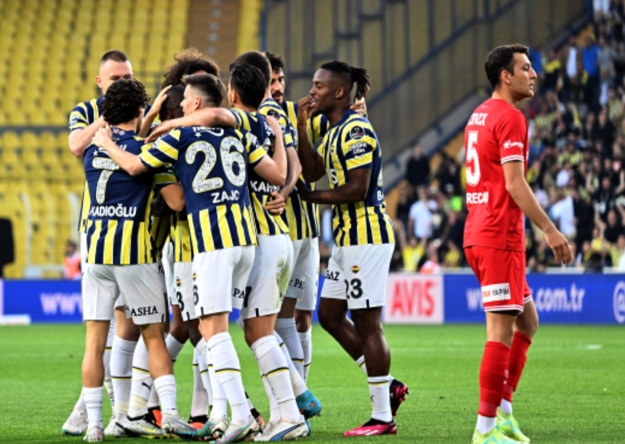 Fenerbahçe'ye Kadıköy'de galibiyet yetmedi! Fenerbahçe 2 - 0 Antalyaspor | Maçın geniş özeti...