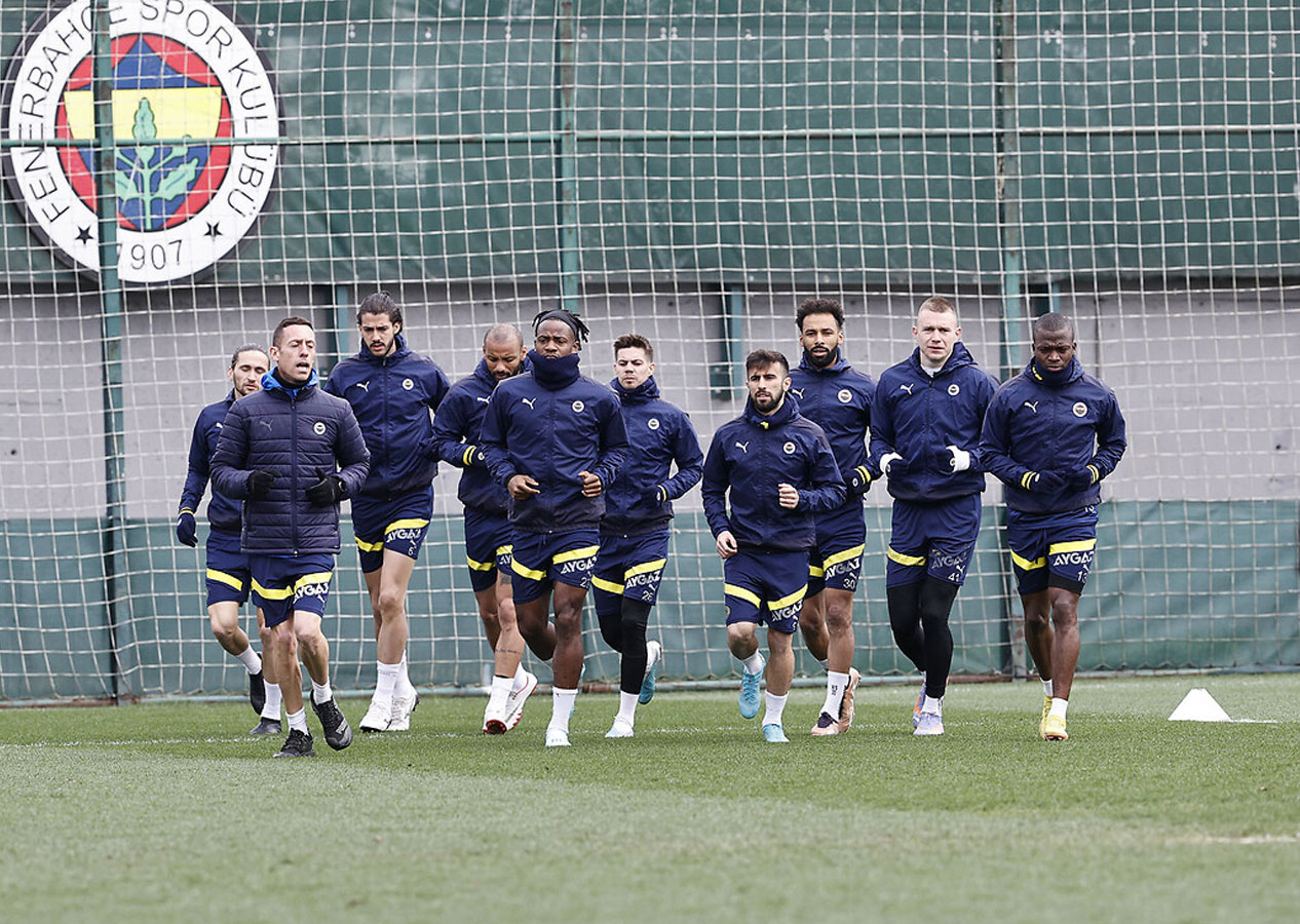 Fenerbahçe'de sevindiren ayrılık! Sosyal medyadan açıklandı