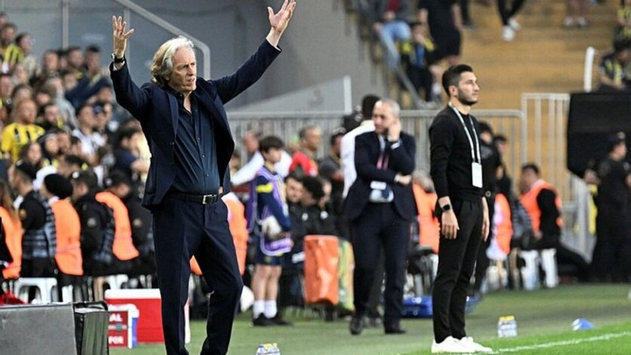 Maç sonu Jorge Jesus'a Kadıköy'de büyük tepki!