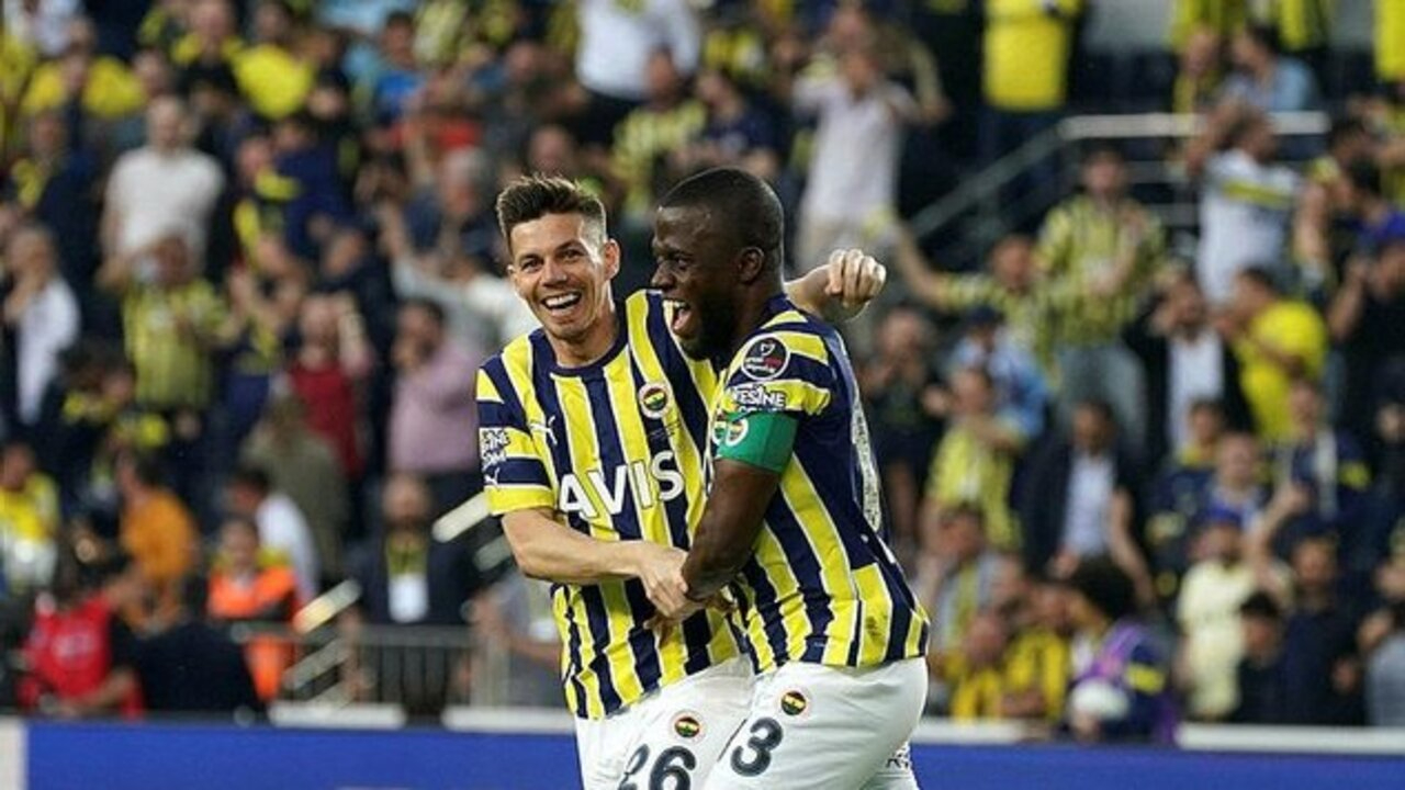 Fenerbahçe'de Enner Valencia Alex de Souza'nın rekorunu kırdı!
