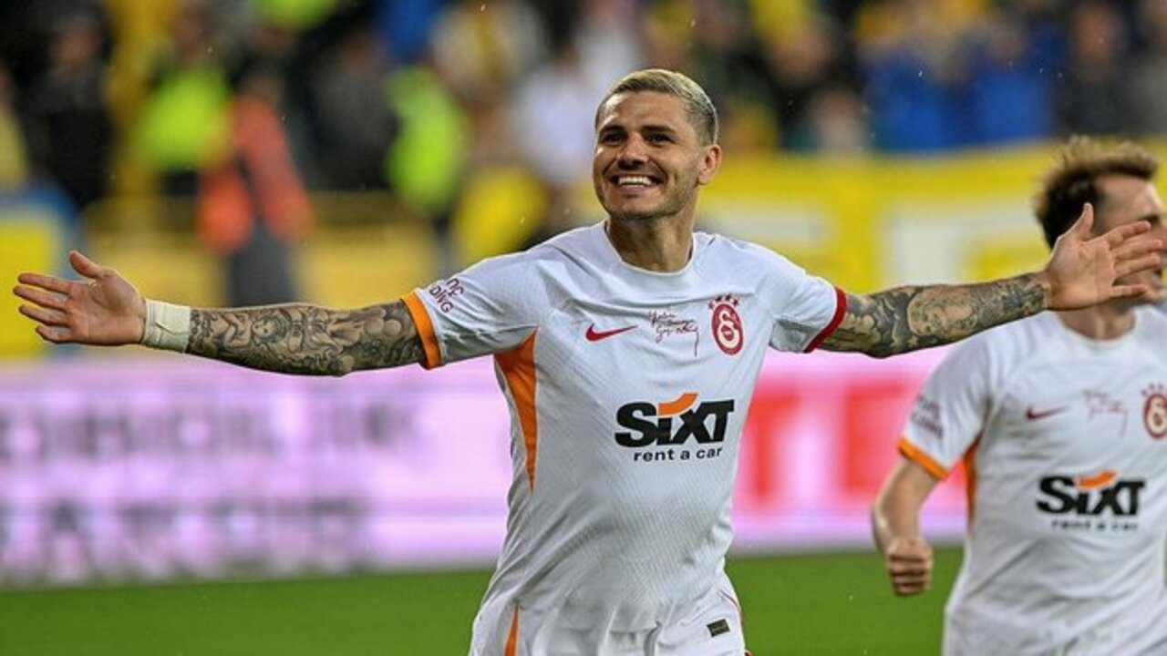 Galatasaray'da teknik direktör Okan Buruk Mauro Icardi'nin omuzlarında!