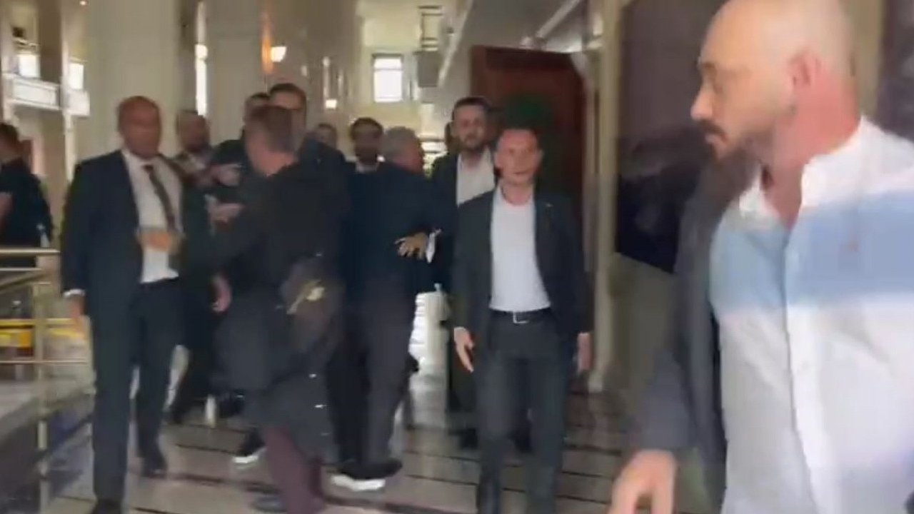 AK Partili Meclis Üyesi Uğur Korkmaz, gazeteciyi tartakladı!