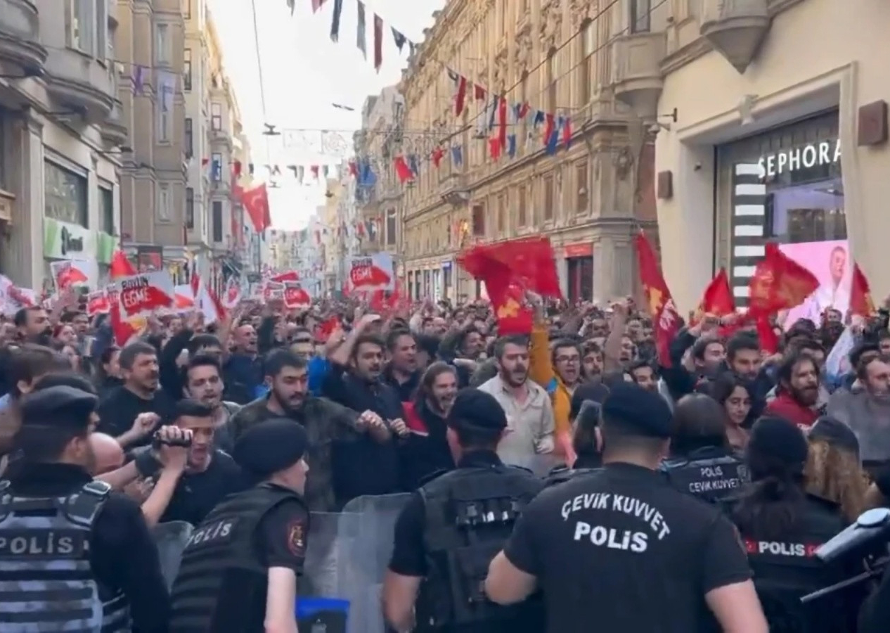 Gezi olaylarının 10. yıl dönümünde Türkiye Komünist Partili bir grup polislere saldırdı!