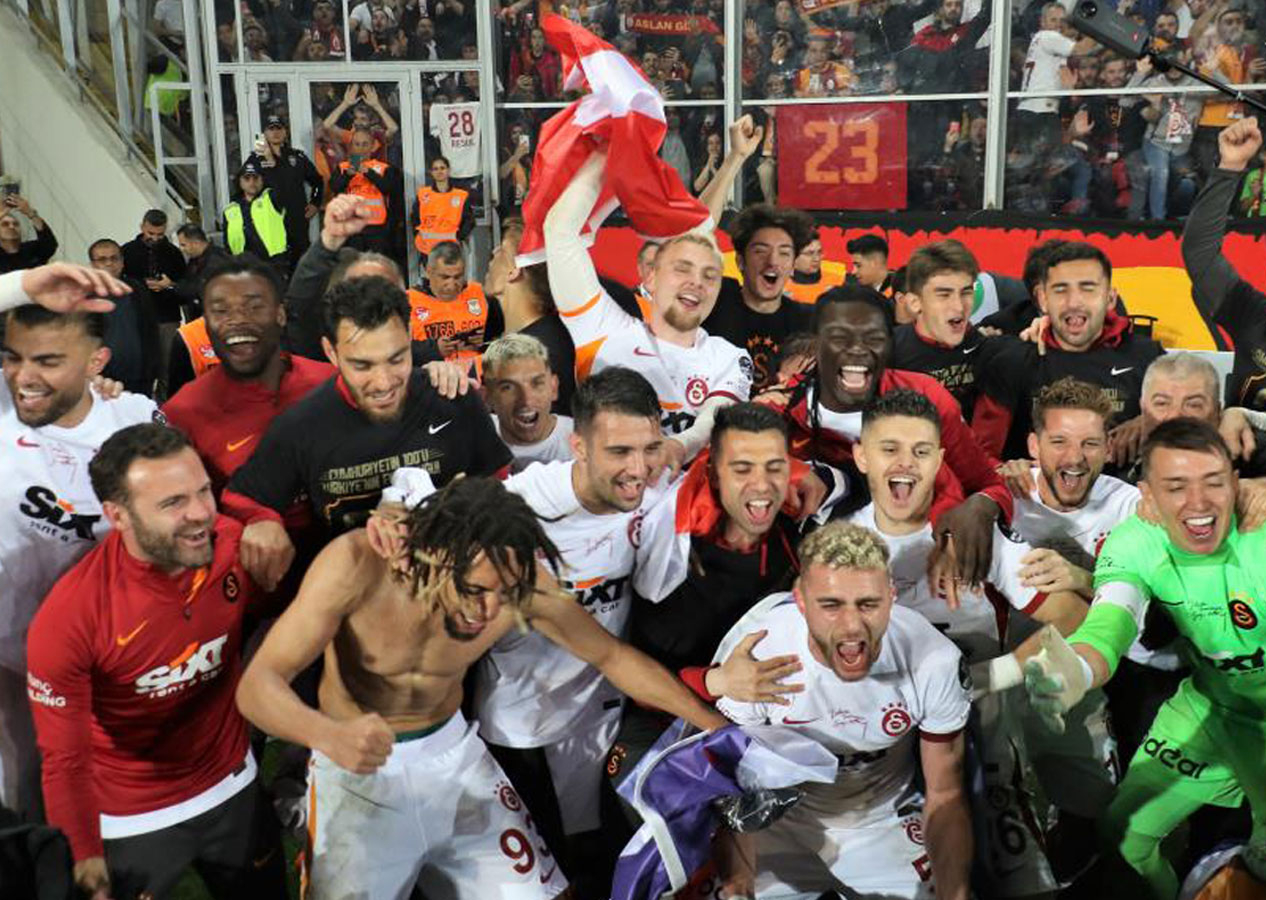 Şampiyon Galatasaray'da ilk transfer bombası! Yeni forvet geliyor...