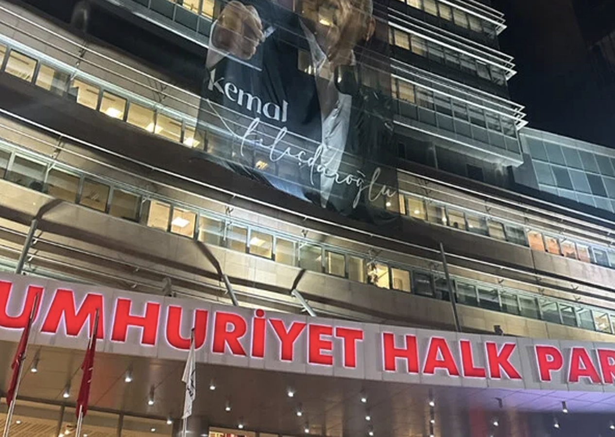 CHP Merkez Yönetim Kurulu'nun tüm üyeleri istifa etti