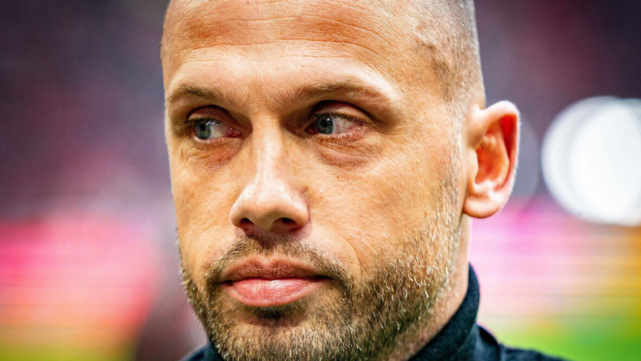 Ajax'ta John Heitinga ile yollar ayrıldı