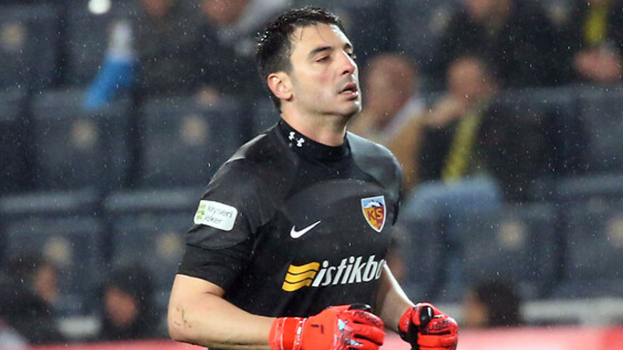 Cenk Gönen Kayserispor'dan ayrıldı
